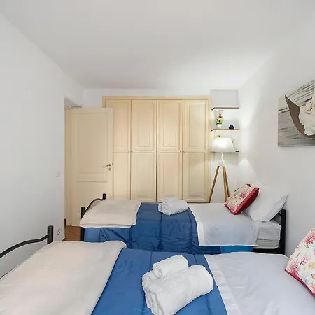 La Perla House Maison d'hôtes 3*