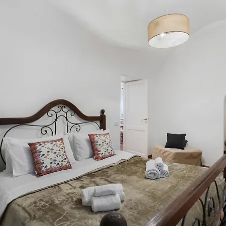Guest house La Perla House 3*