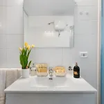 בית הארחה La Perla House 3*
