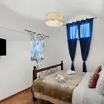 La Perla House בית הארחה