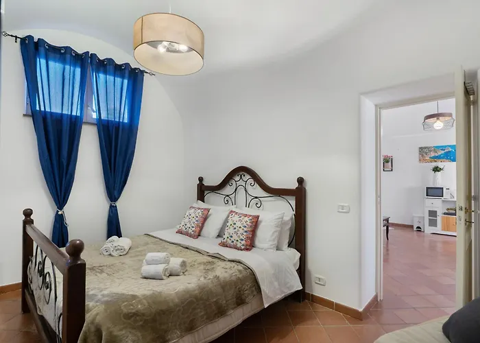 La Perla House Pensionat 3*